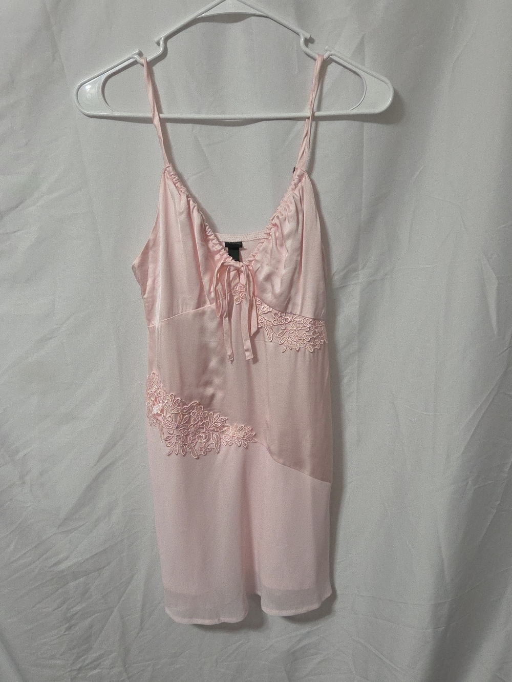 Light Pink Chemise Slip w/Lace Appliqué Ties in Front, Size XS, New w/Tags